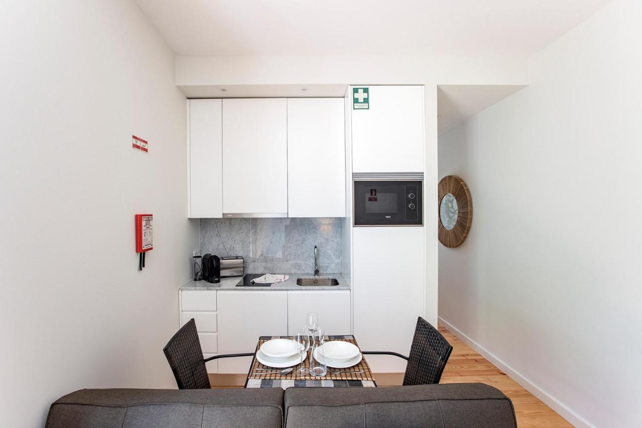 Central Studio W/ Pool, Ac & Patio By Lovelystay OOporto Exterior foto